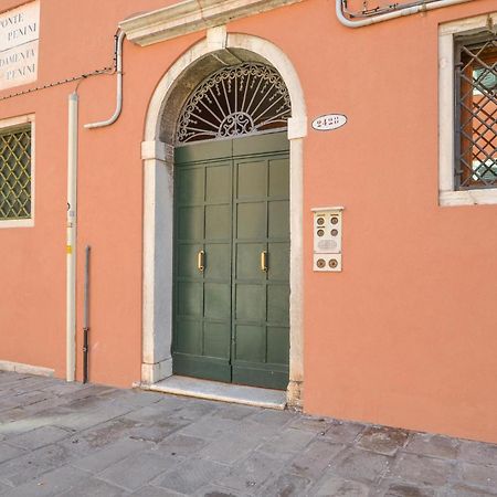 Stunning Apartment In Venezia With Kitchenette Exterior foto